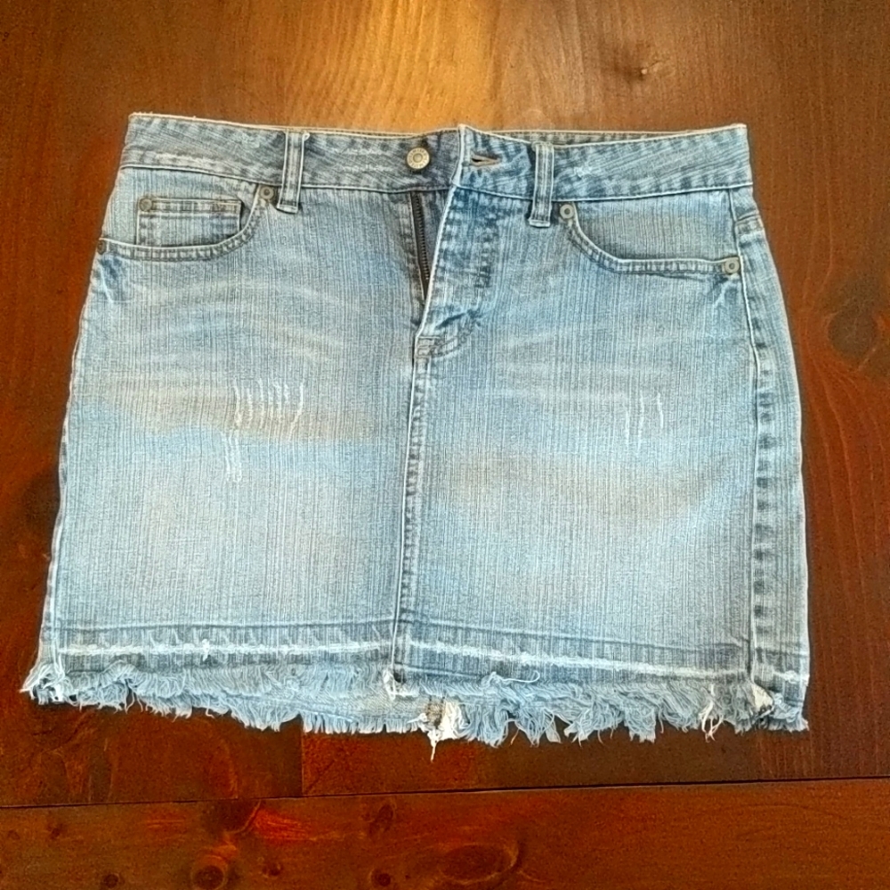 Jean skirt. Brand: The Limited, Size: 6
